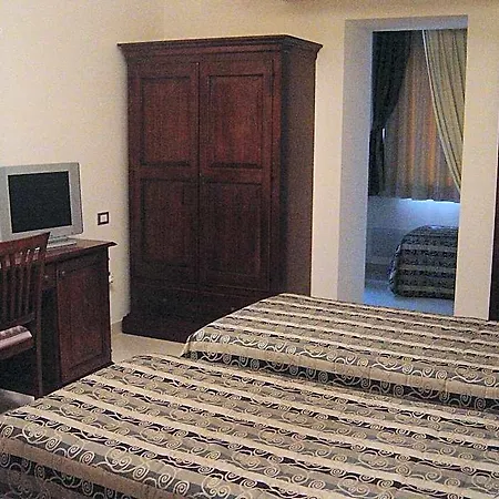 Domus Hotel 3*