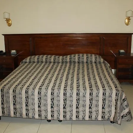 Domus Ξενοδοχείο 3*