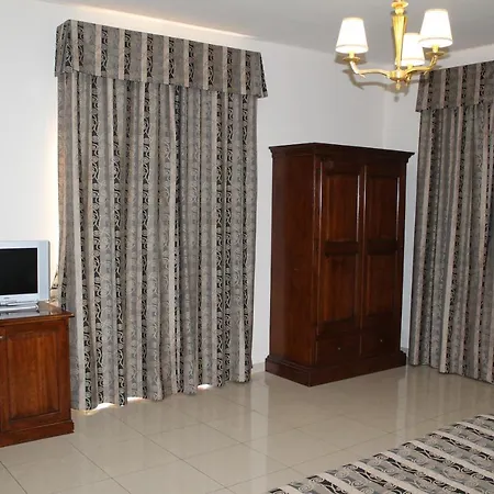Domus Hotel 3*